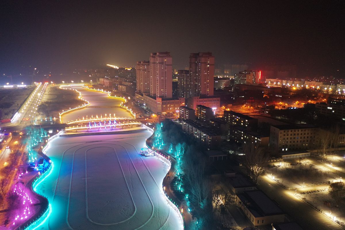 2021年3月2日,无人机航拍新疆博州博乐市的夜景.