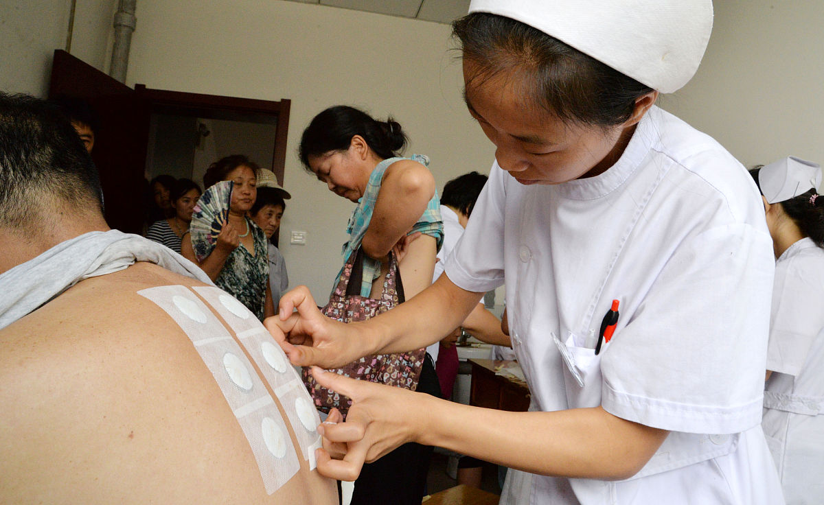 贵阳卫生学校的针灸推拿专业适不适合女生学