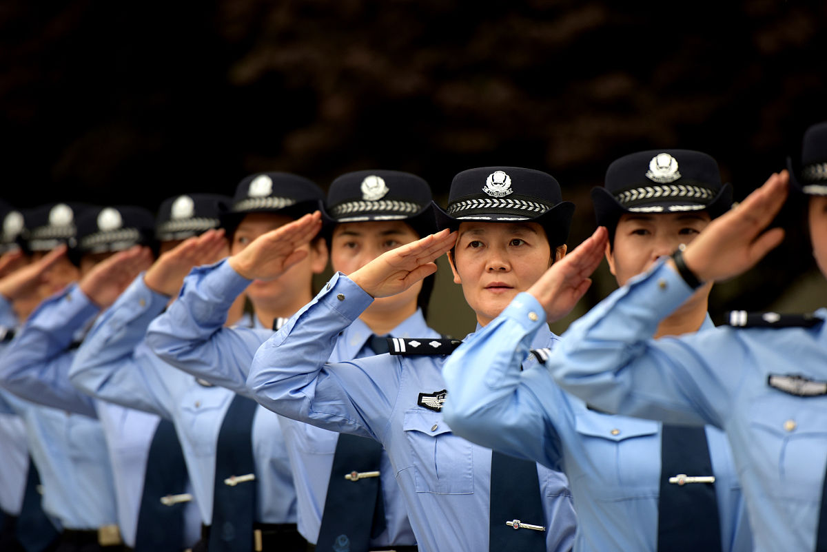 警察着装规范整改措施：提升形象，树立威信