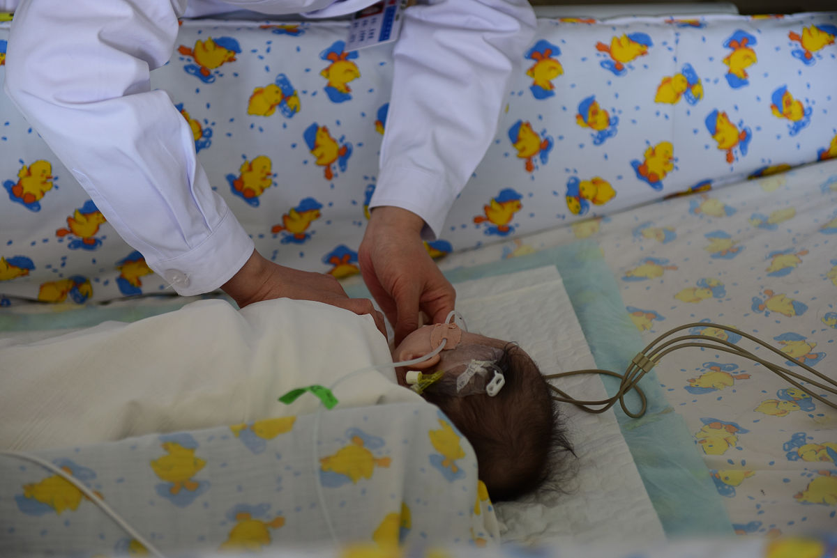 新生儿窒息保暖护理：如何正确呵护宝宝体温？