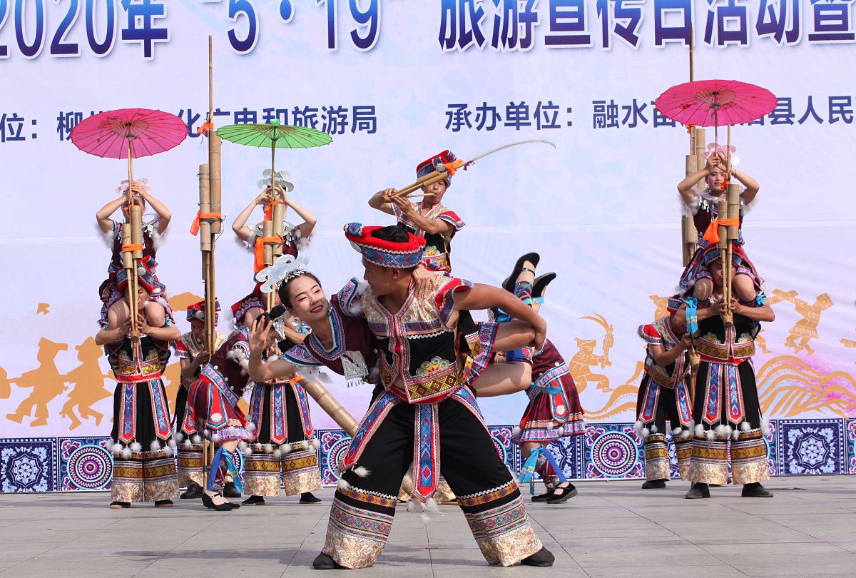 辽宁轻工职业学院服装表演专业就业前景分析 辽宁轻工职业学院服装表演专业就业前景分析