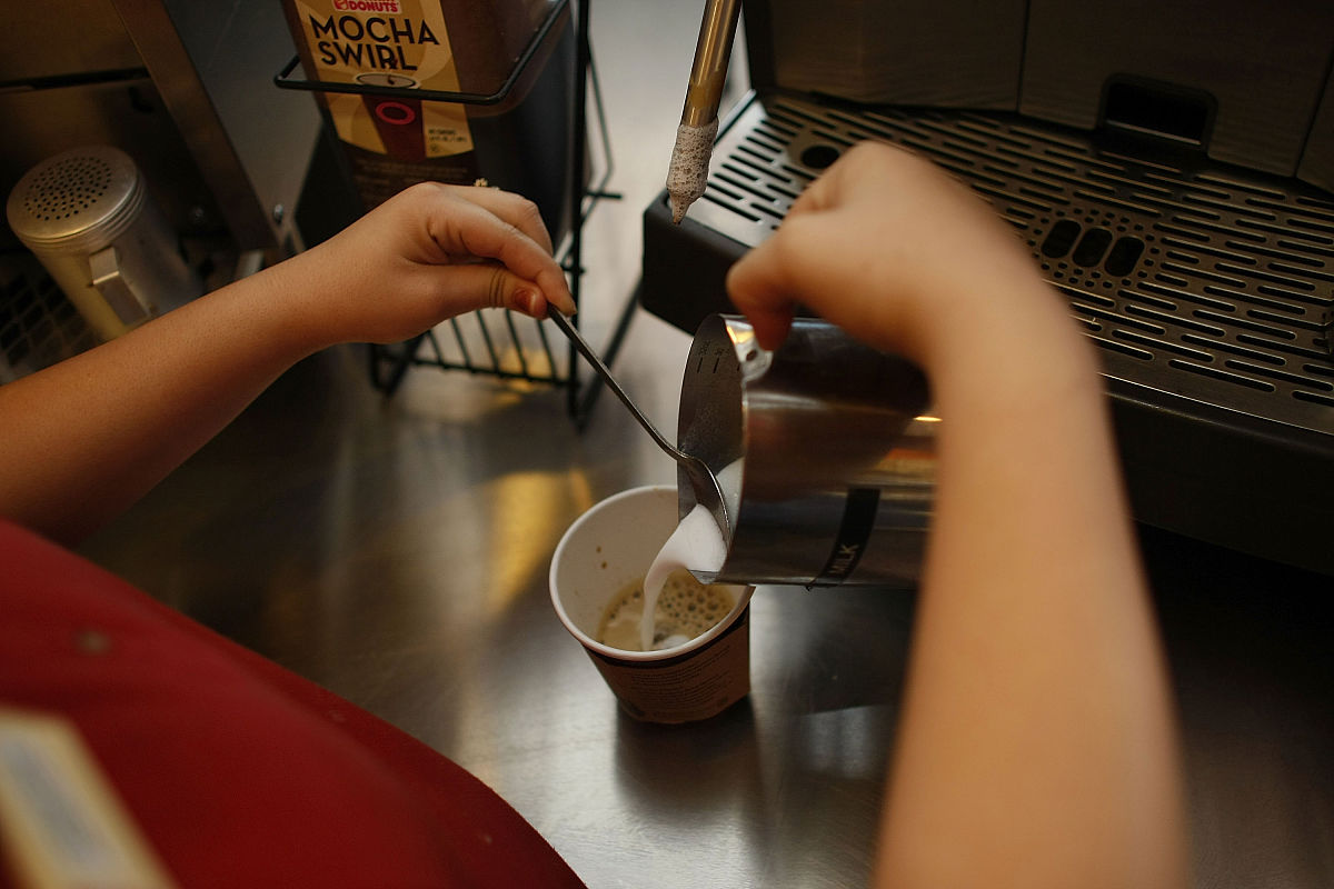 2008年2月26日,在美国迈阿密一家邓肯甜甜圈( dunkin' donuts)连锁店