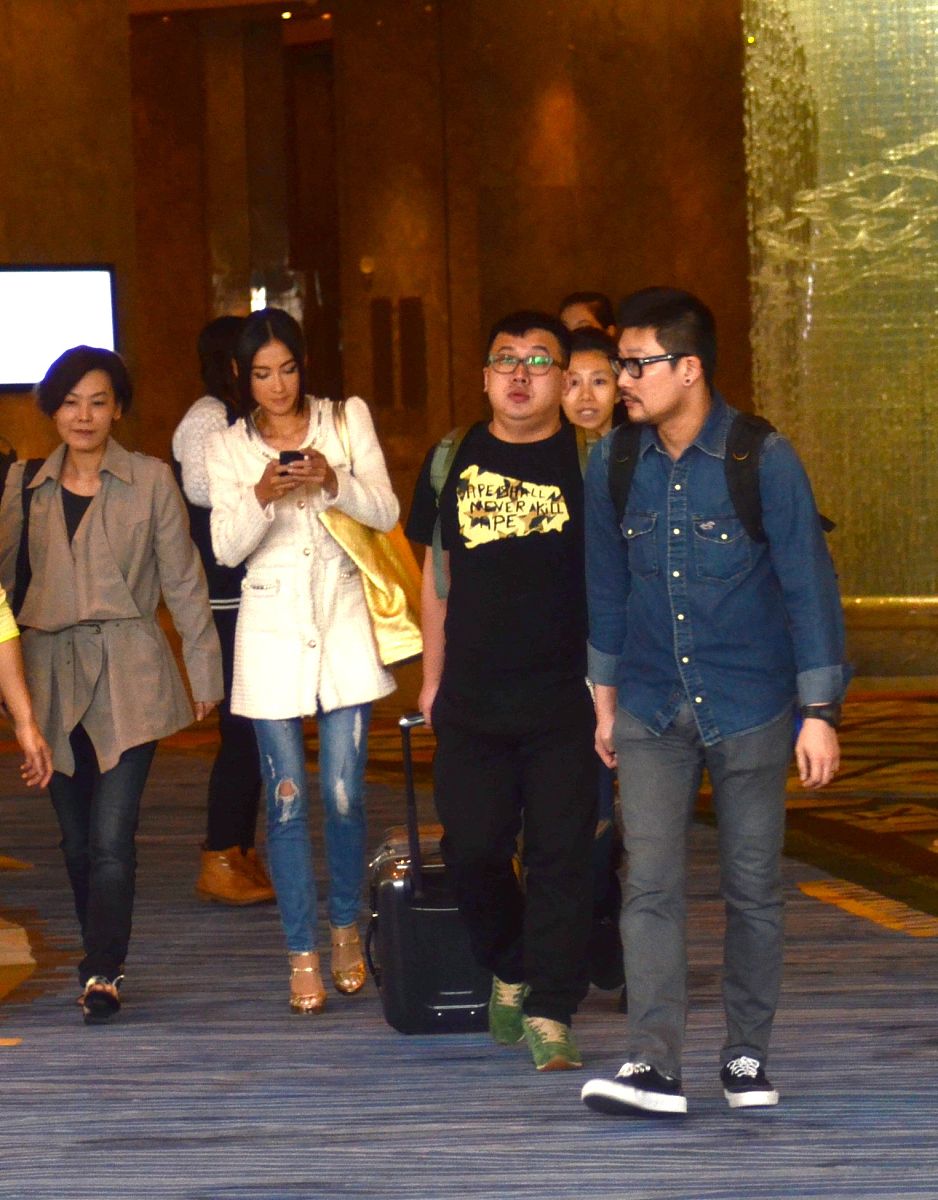 张柏芝三儿子生父是谢贤？港媒爆料引热议，网友：瞎扯淡！