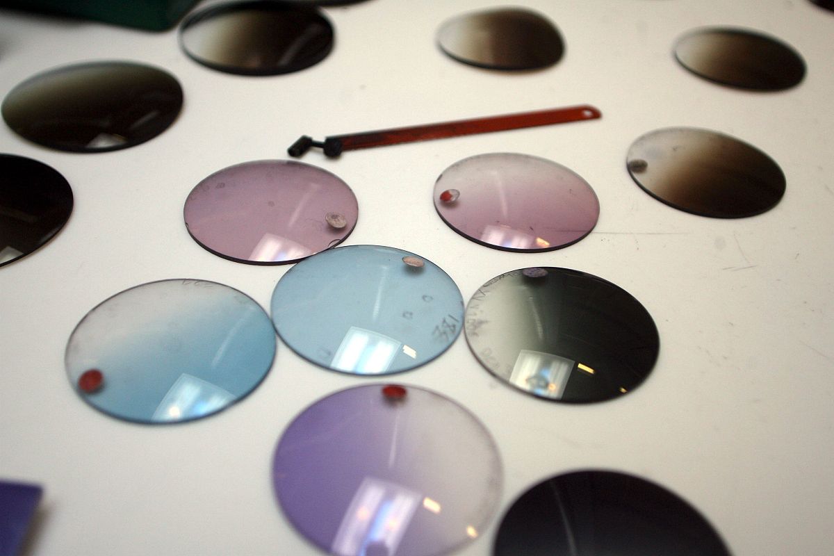 罗敦司得不是镜片生产商吗