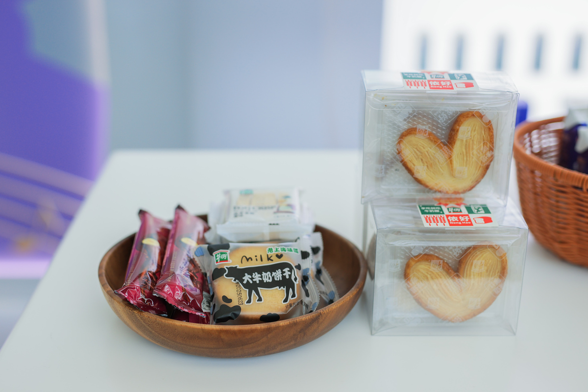 写一个包装零食饼干的短视频脚本需要详细的内容