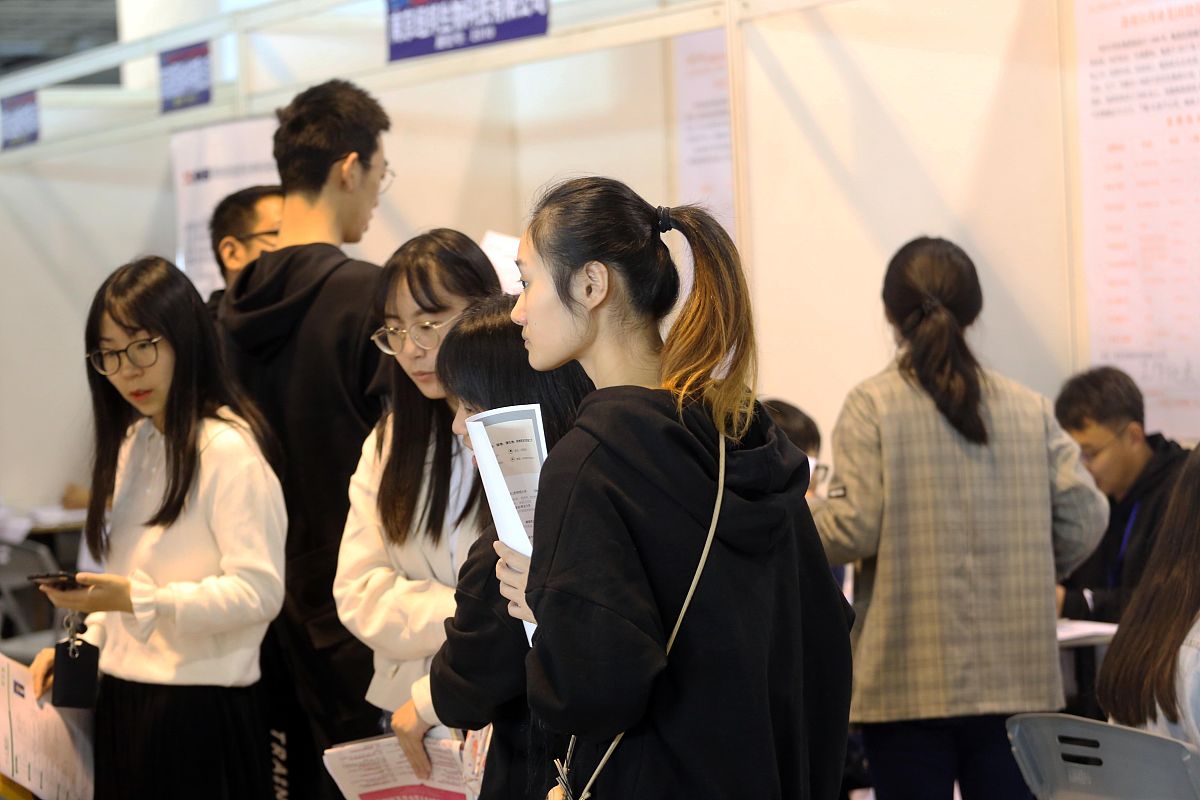 云南省化工学校2022招生简章 - 化工专业人才培养的摇篮