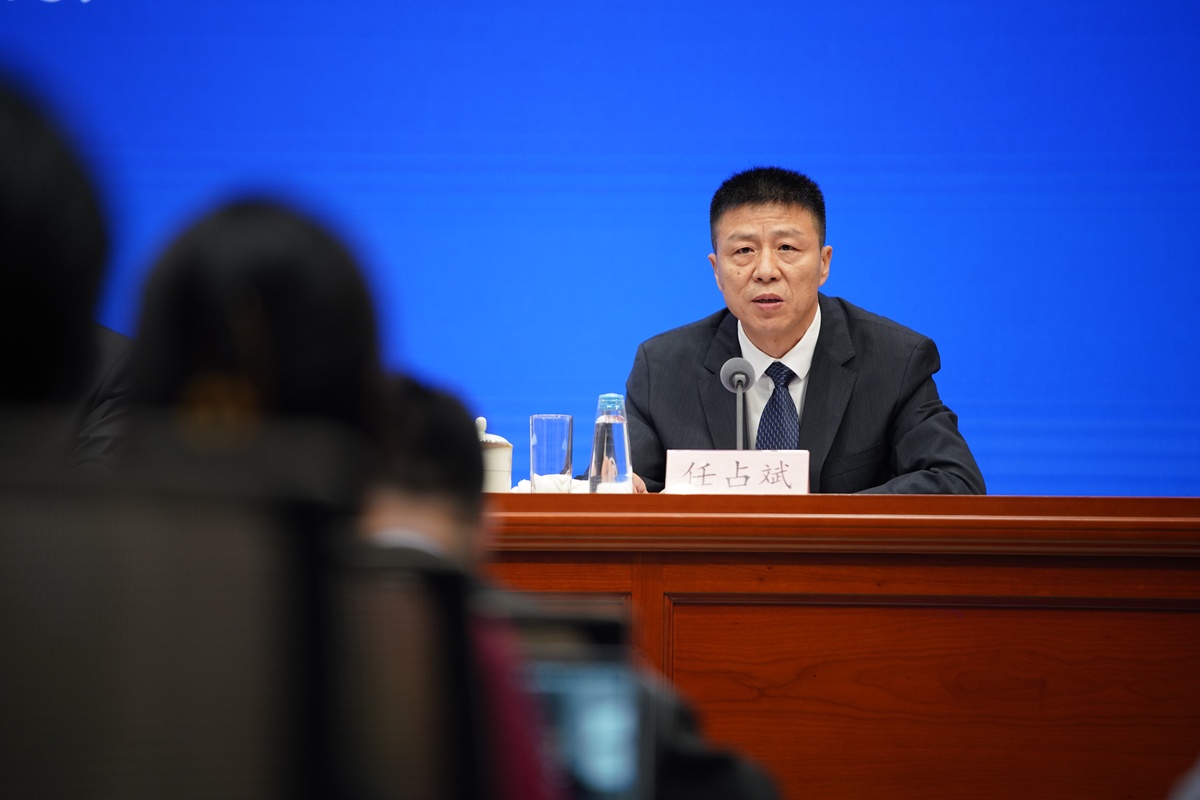 学院在营造党委重视、校长主抓、院长落实的本科教育良好氛围方面所采取的举措及实施成效