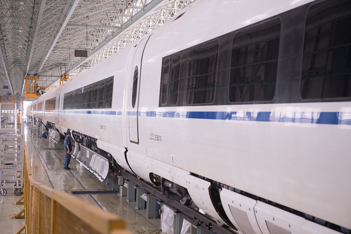 贵阳邮电学校高铁专业就业方向：前景广阔，多领域发展