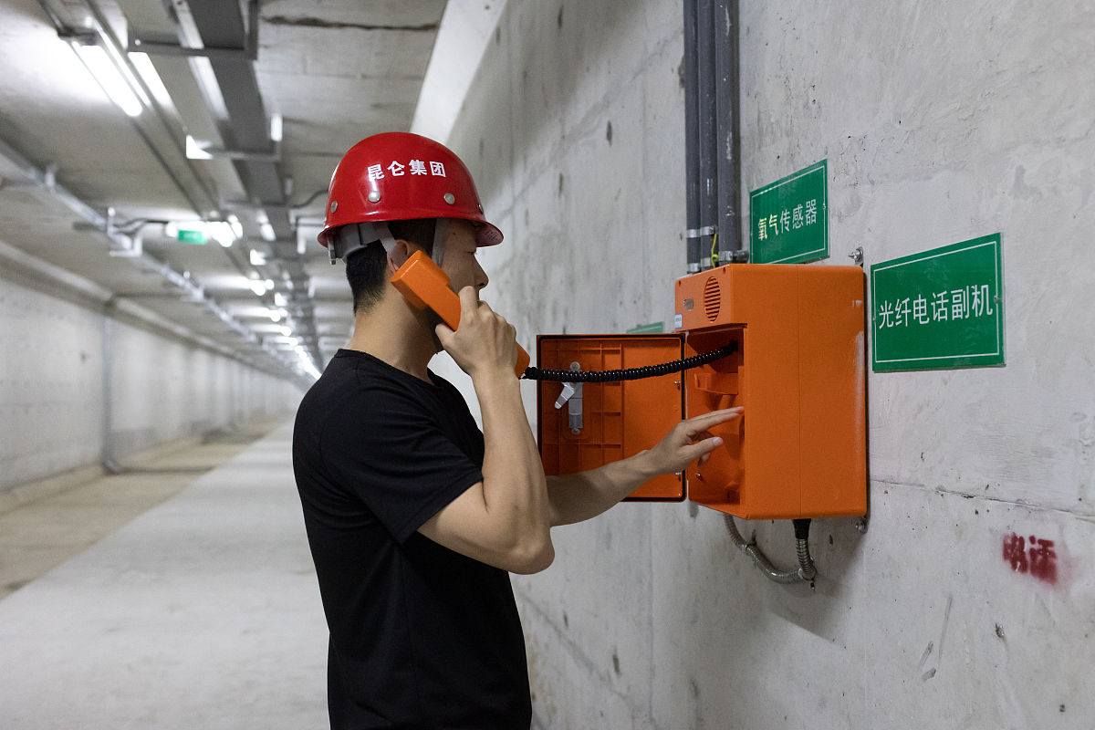 2021年5月20日,成都,it大道(清水河~绕城高速)综合管廊工程,管廊内的