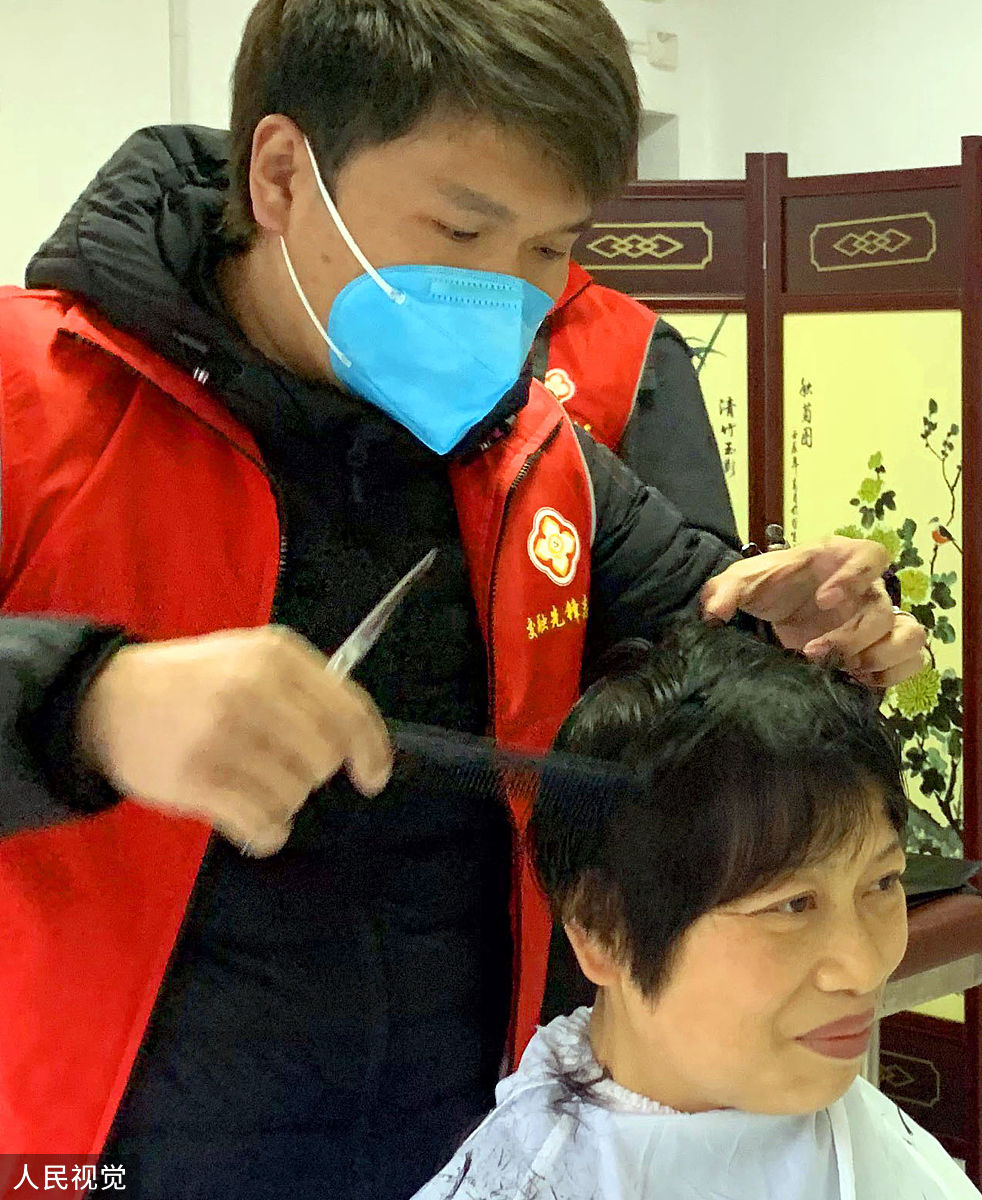 筑起防疫青春长城征文