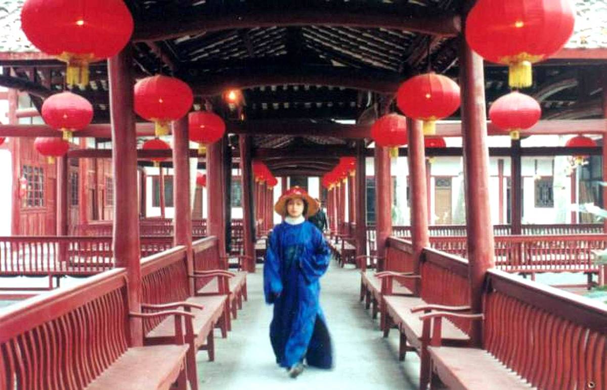 "清代官员"春节期间将为您当导游逛古街,看红灯,让您尽情领略川北人家