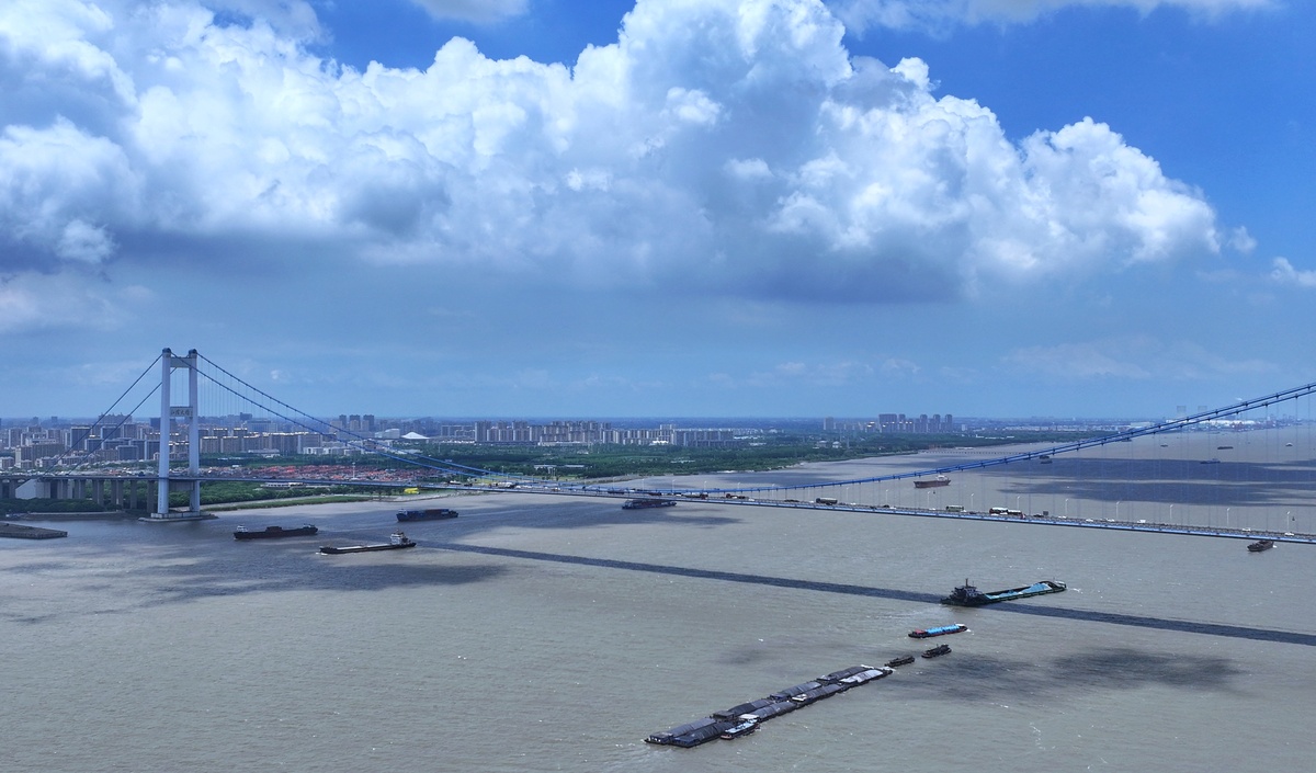 描述长江航道现在的等级建设情况