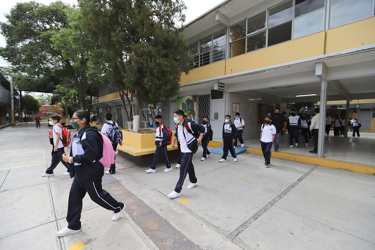 当地时间2021年8月30日,墨西哥学生在新冠疫情中迎来新学年.saltillo,