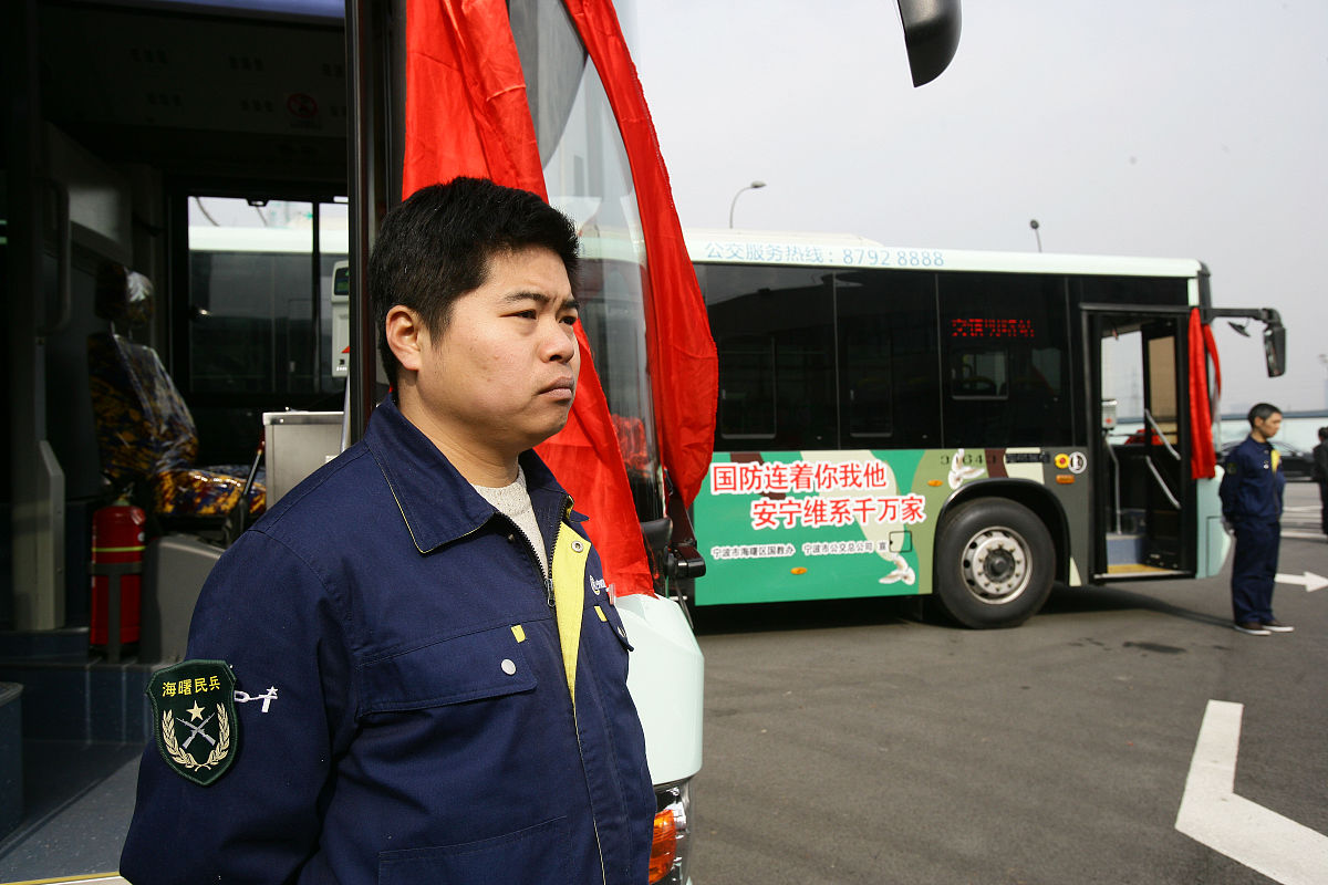 医院公务车司机年度工作总结：安全高效，服务至上