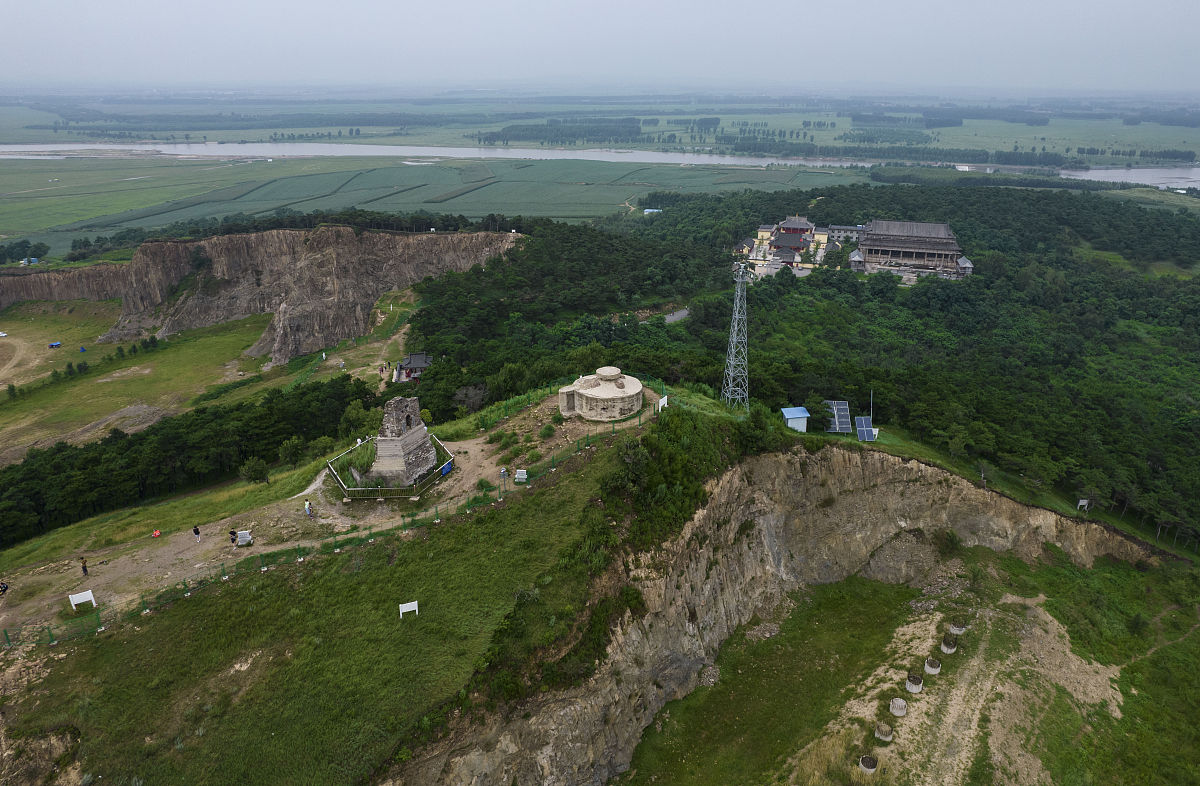 2021年8月4日,辽宁沈阳.航拍沈阳七星山风景区,辽代石佛寺塔古塔.