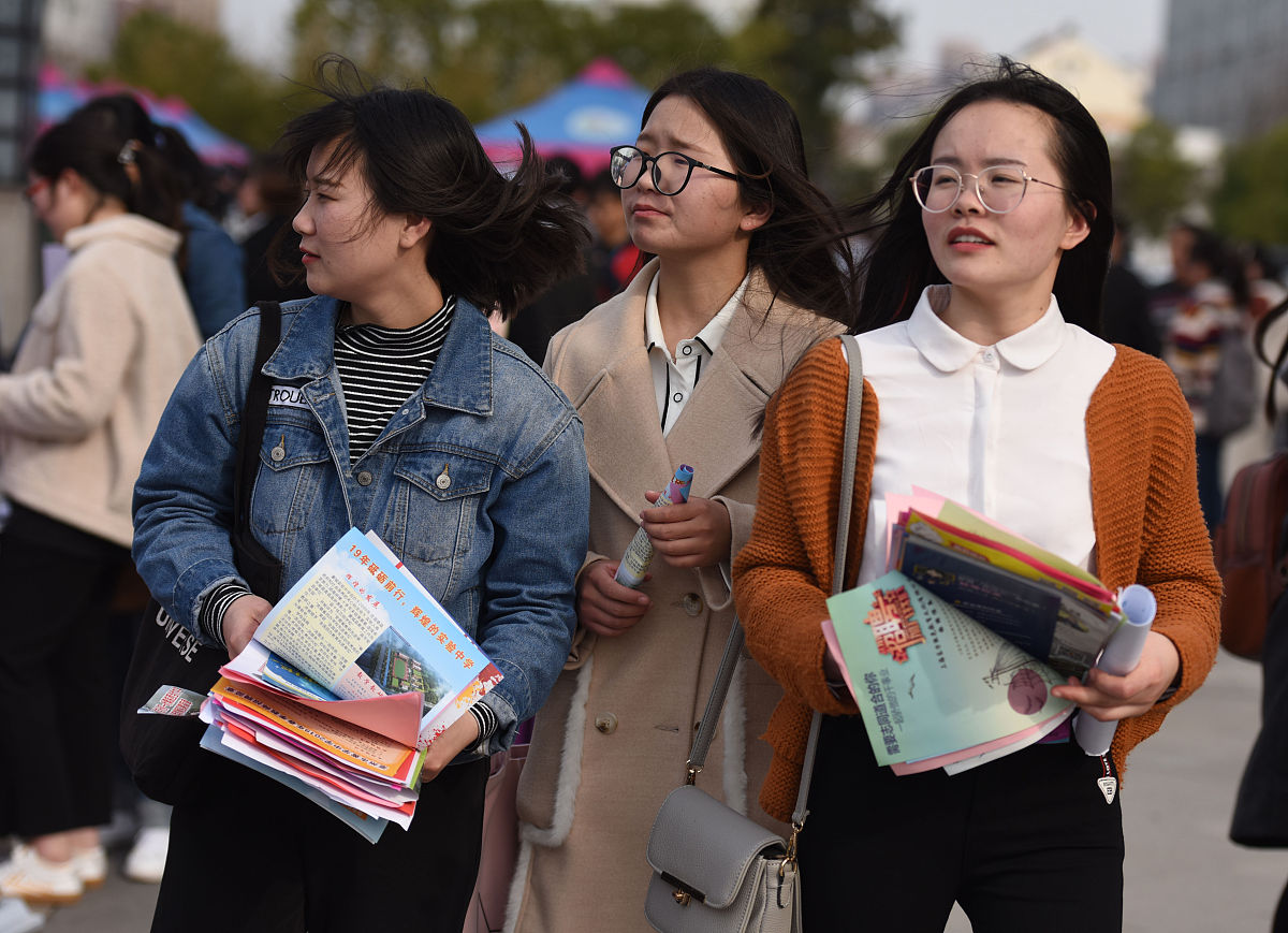 中考毕业女生选什么专业好-贵阳市卫校