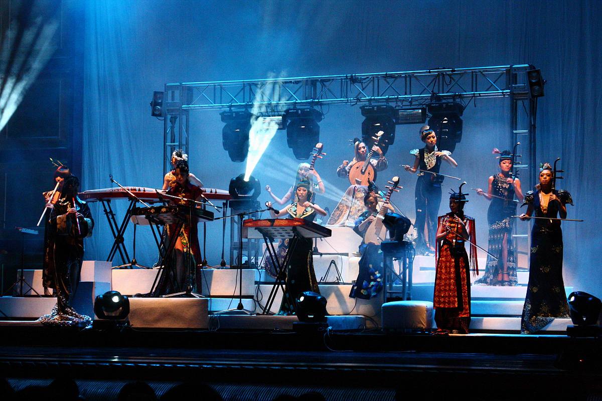 2009年6月20日,北京,《v12跨国巅峰之作世界巡演》发布会举行.+++_+++