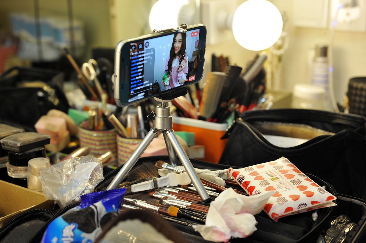 弹幕传播：影响深远的新兴传播方式