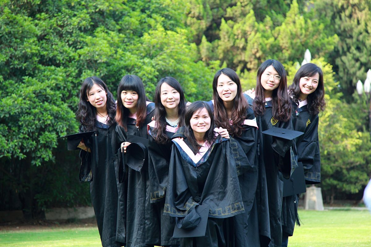 云南教育这个领域里面更有研究空间从中外联合办学、成员国之间的留学生、亚洲语言培训、汉语和小语种进行研究商务部汇同国际署招收援外培训班、学历班硕士、博士培养项目