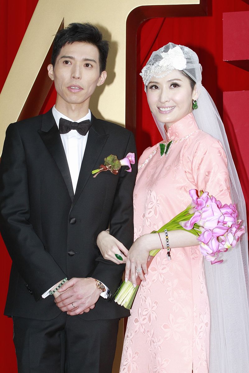 2011年10月22日,香港,美女主播陈贝儿下嫁m先生(贝儿对准夫婿的称呼).
