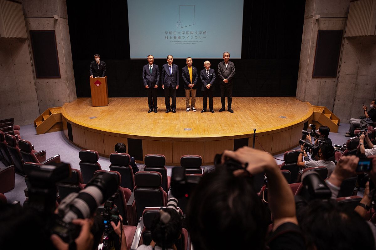 村上春树的硬汉文学影响体现在哪里