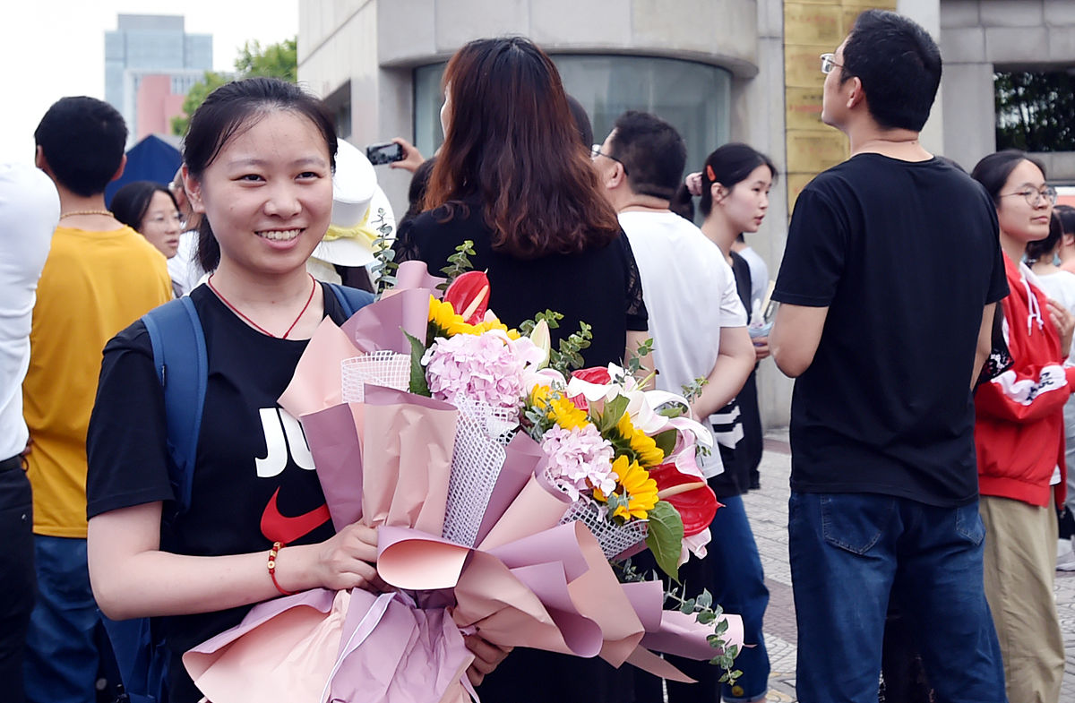 如何委婉拒绝老师邀请家长表演？高情商回复技巧