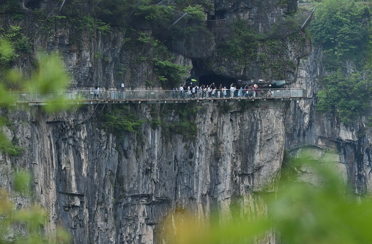 天坑天生三桥风景区要走多少路？多少时间？