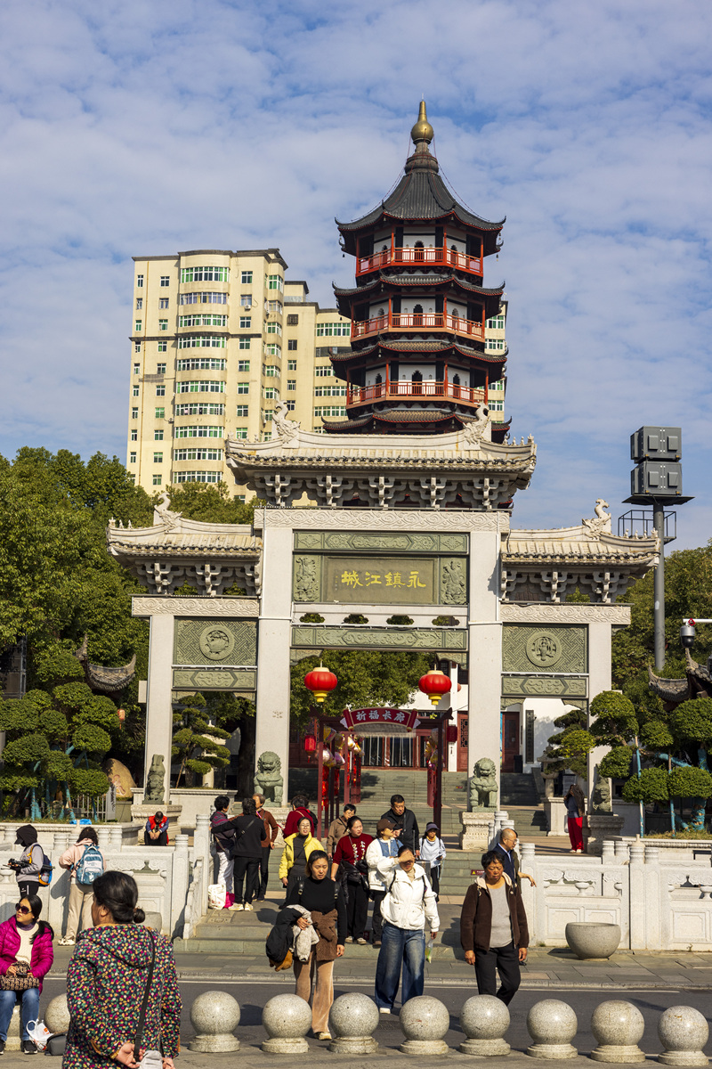 2025年11月23日,江西南昌,绳金塔历史文化街区.
