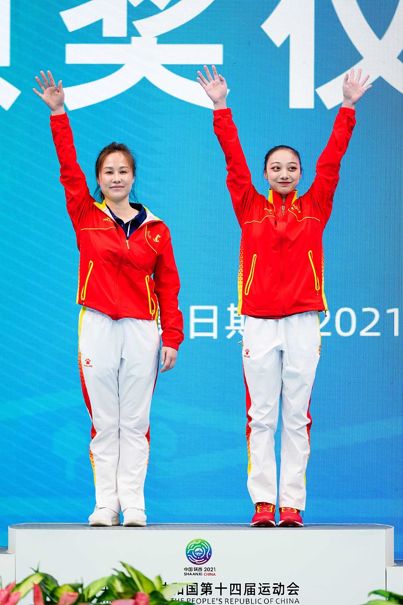 为奥运会全红婵夺得跳水金牌的新闻报道拟一个标题