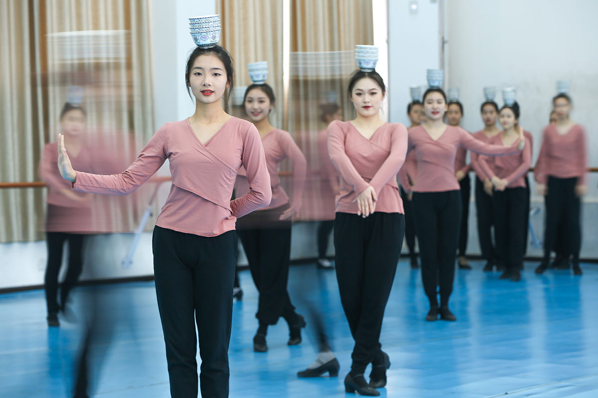 2020上海市戏剧学院附属舞蹈学校招生简章