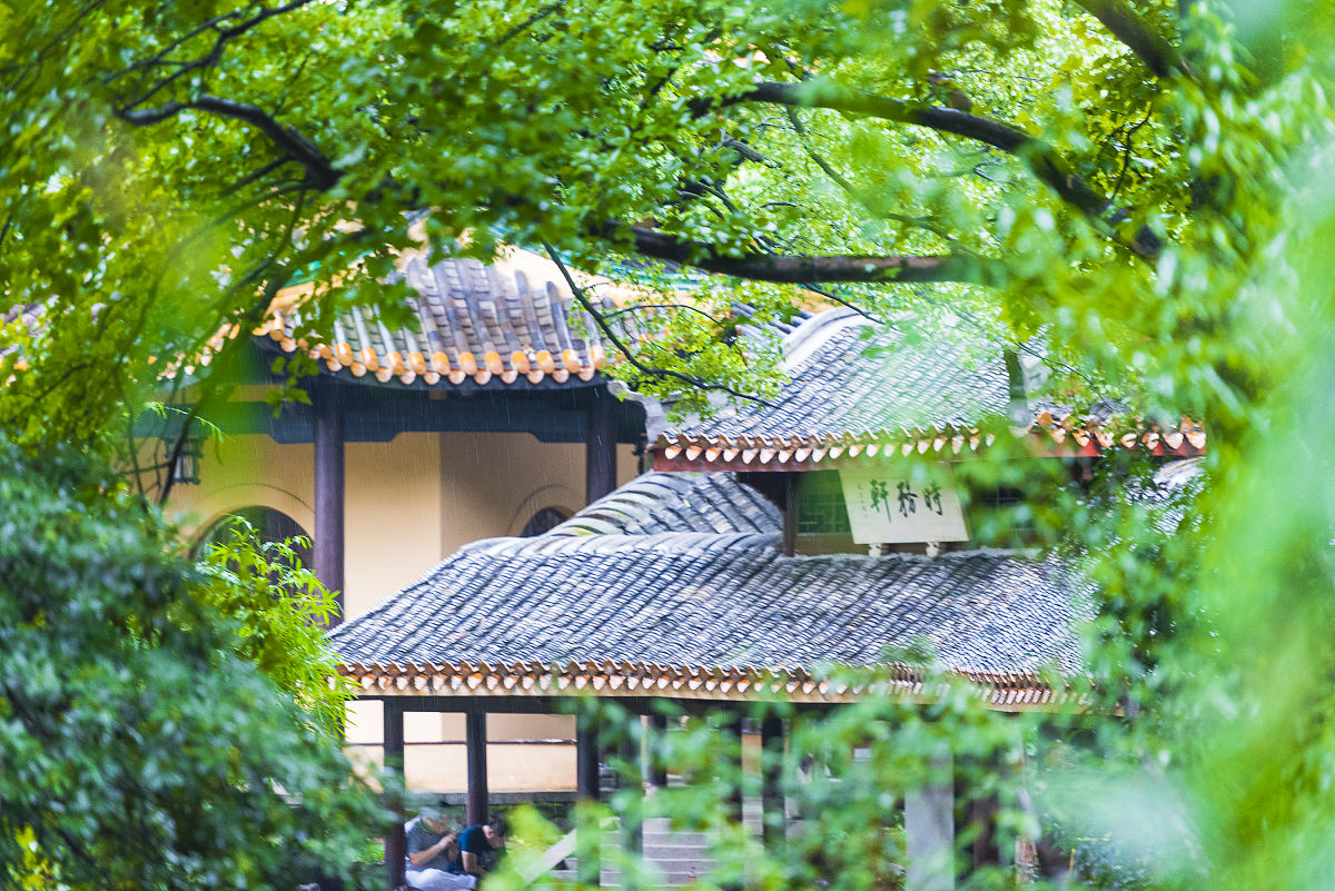 初中毕业可以读贵阳中职幼师专业吗？