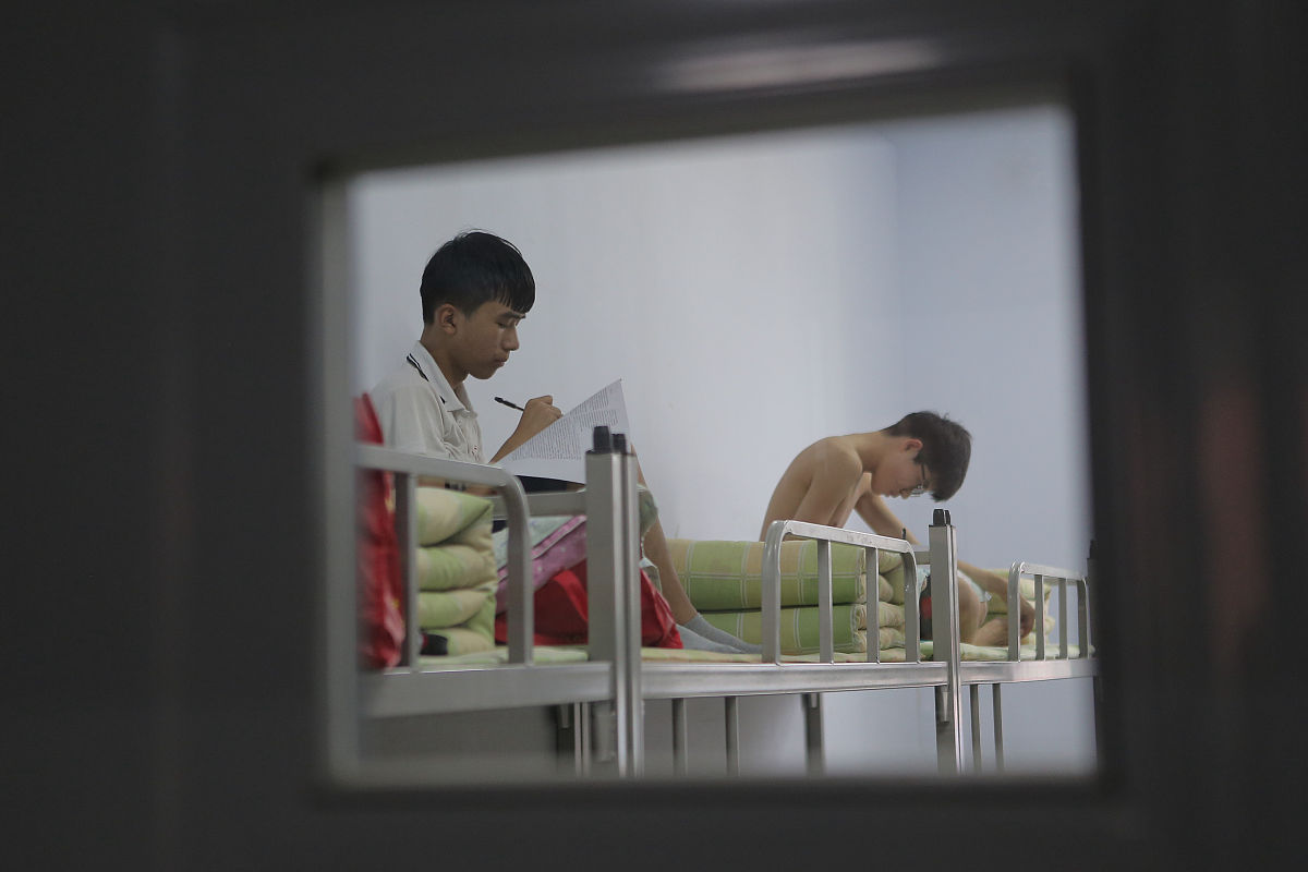 大学宿舍生活：学习氛围与健康作息的完美平衡