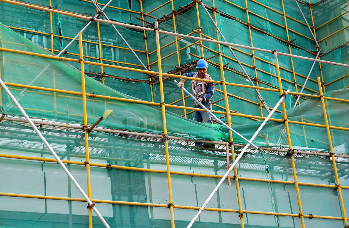 如何确保脚手架施工安全？规范操作指南