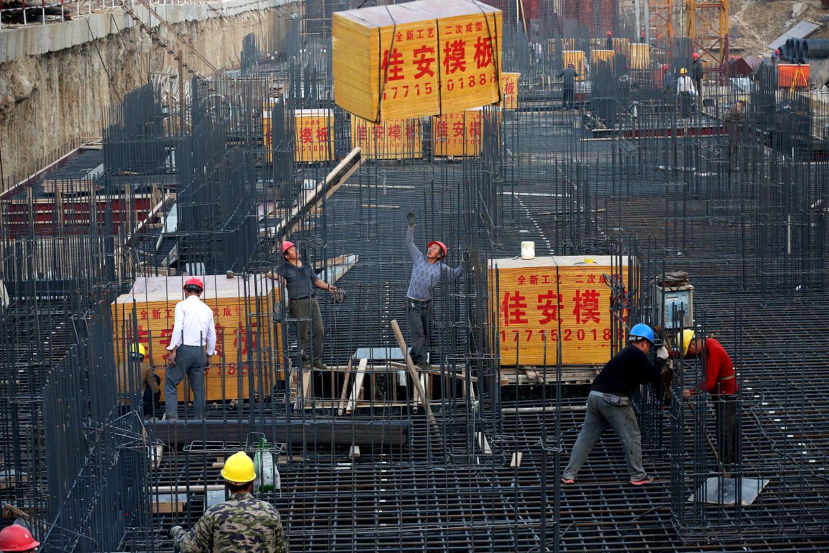 写一篇关于土木工程专业学生在陕西江河工程建筑有限公司进行实习的目的与意义。