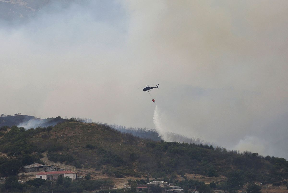 请润色这句话Increased heatwaves have already exceeded many crop tolerance thresholds with global warming and greatly threatened food security It becomes increasingly urgent to identify and develop heat tole