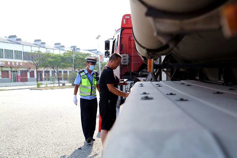 农业行政执法队是否能管控所有农业车辆？