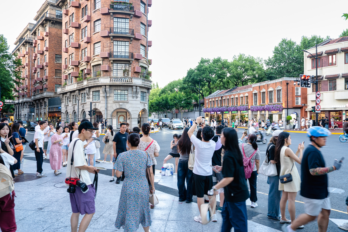 城市历史商业街与周边街道行人流量调研日记