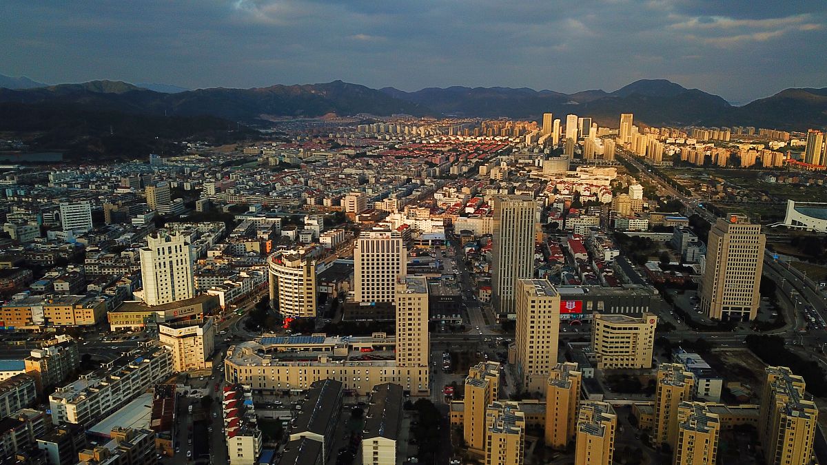 2019年1月26日,浙江宁波,俯瞰象山县城及当地特色小吃.俯瞰象山县城