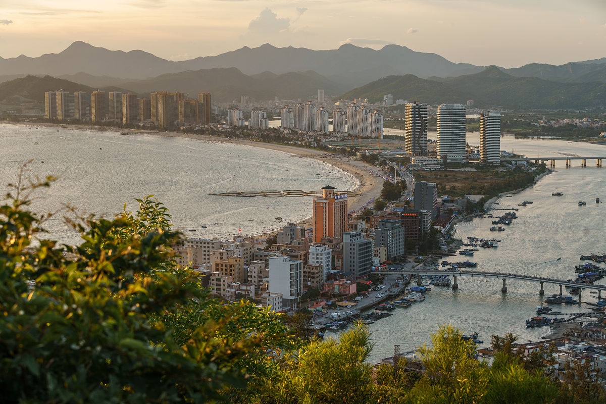 2020年7月27日,广东省惠州市,双月湾局部.