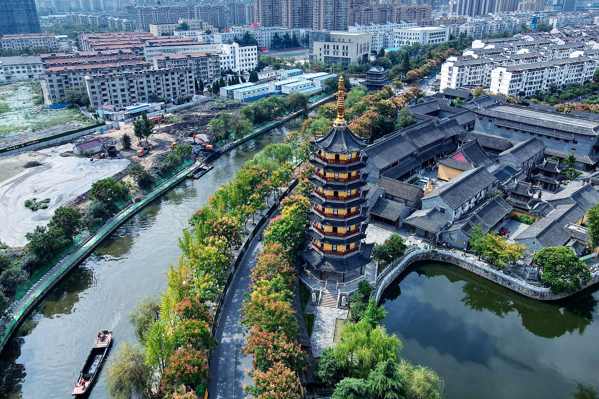 2020年9月26日,千年古城江苏南通如皋市定慧寺观音塔景色.