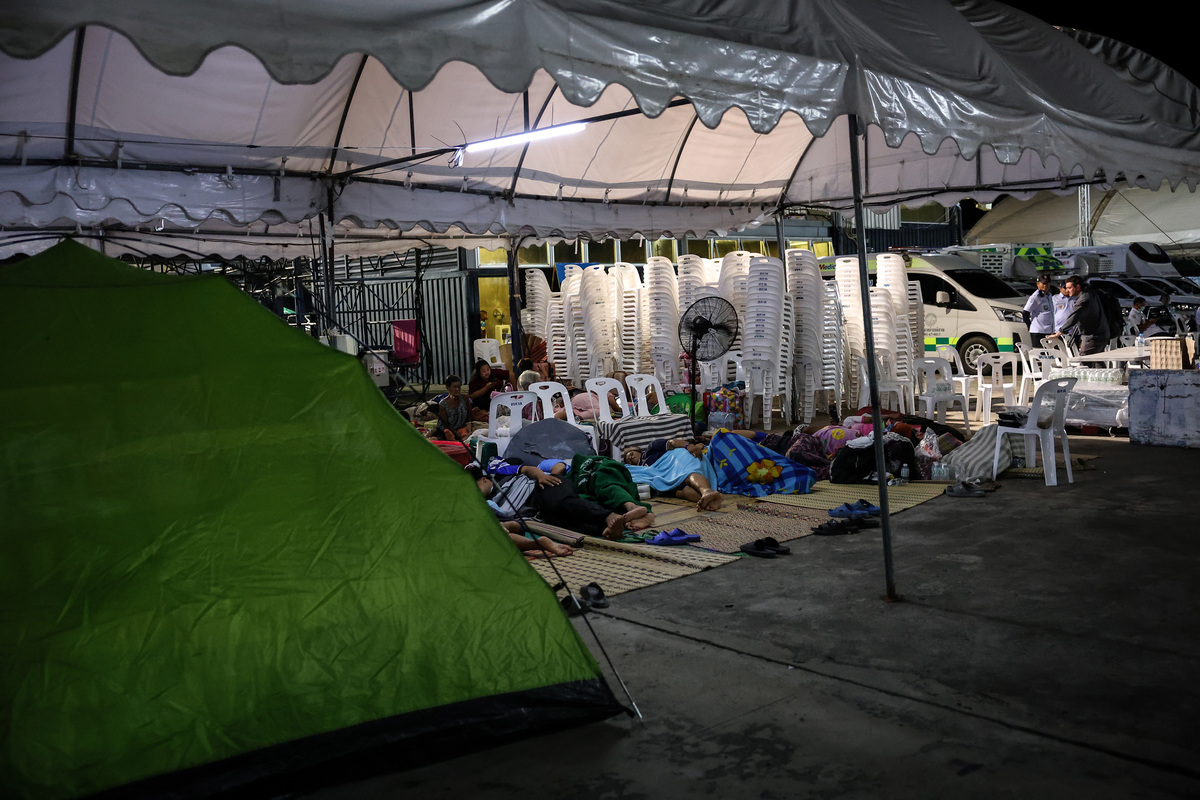 加高摆摊帐篷：让您的摊位脱颖而出！十条文案助您吸引顾客