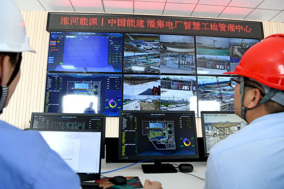 如何确保分包商严格执行施工方案？