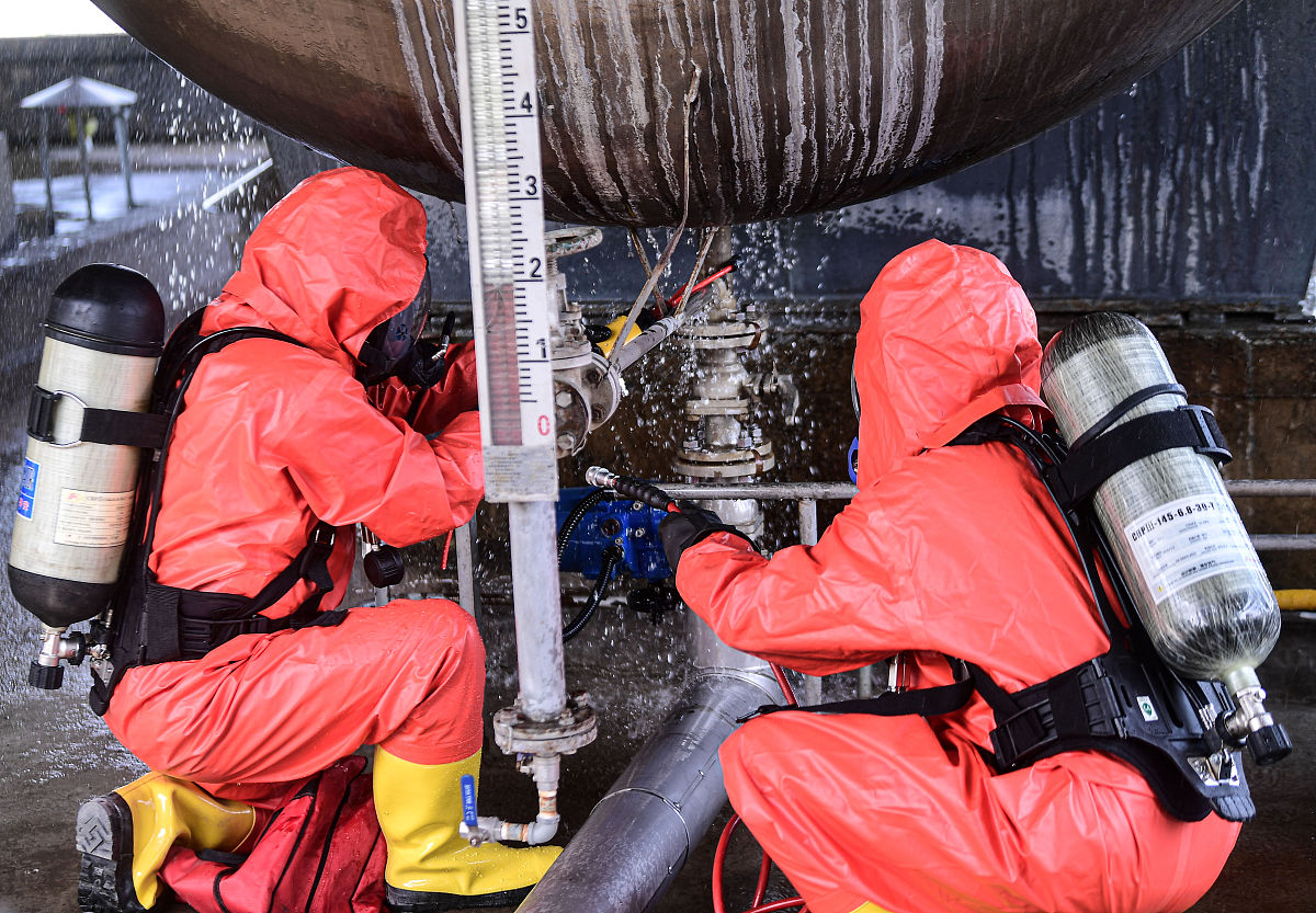 静置池防腐作业安全与环境风险评估指南