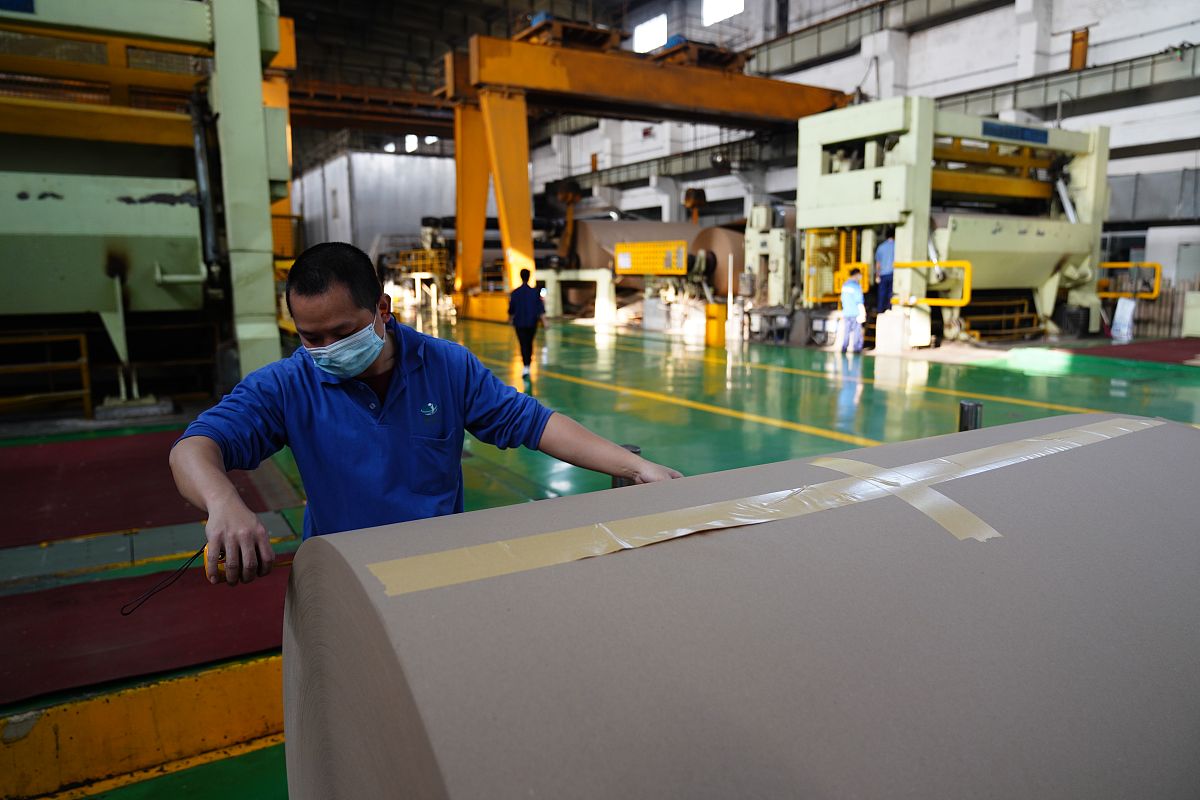 简述纳米复合反射绝热板生产线先进性、优越性、自动化程度高、标准化生产、节能等优点