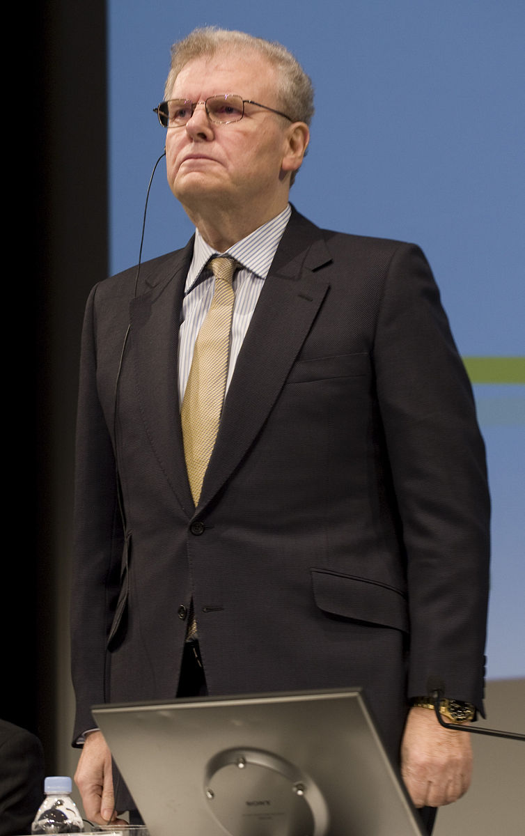 项目成本变动导致费用增加，最终金额为894,641.26元