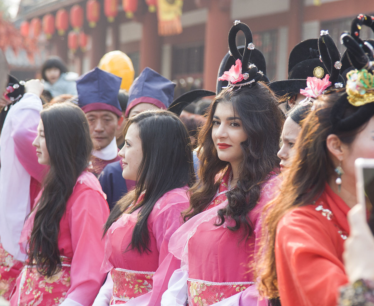 当前学界对传统服饰和服饰词的关注度及研究现状