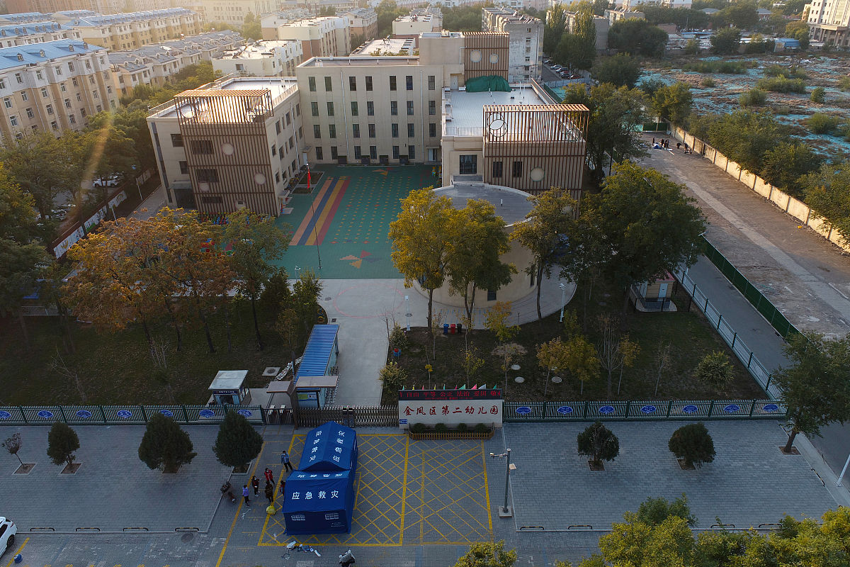 唐山市金桥中等专业学校有平面设计专业吗？