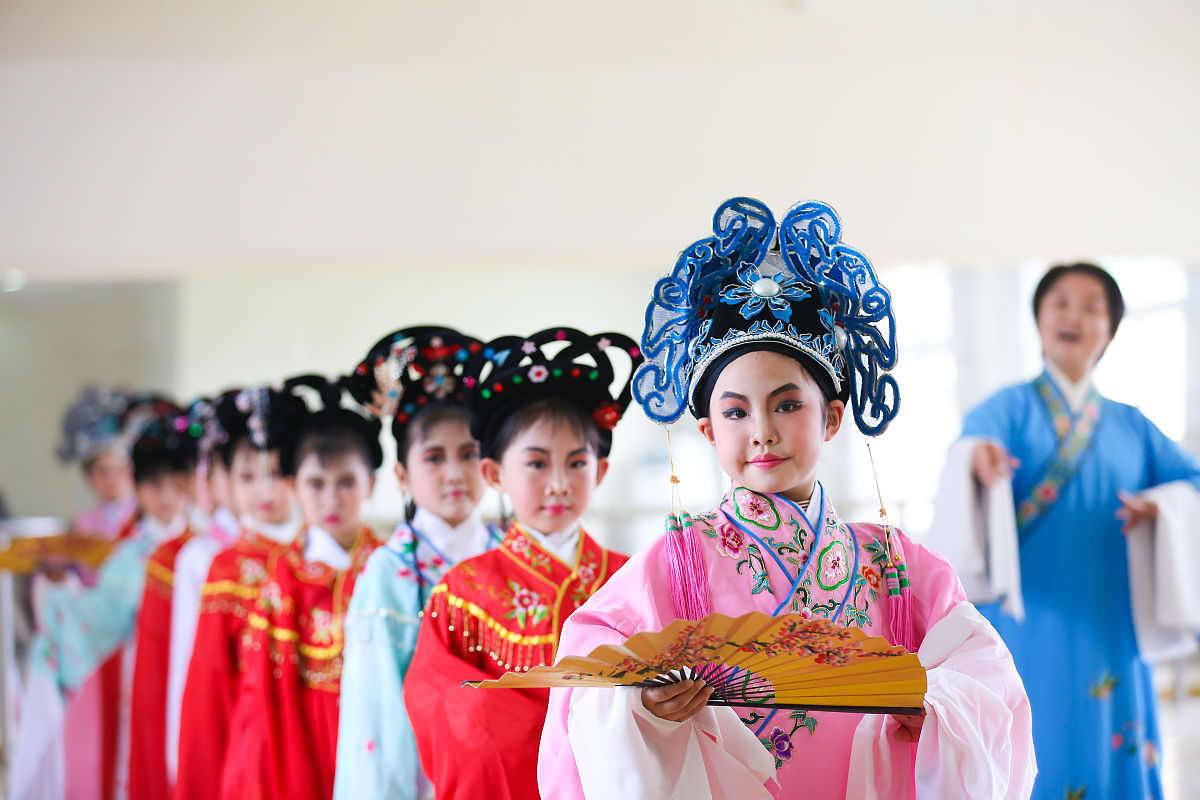 嵊州越剧艺术学校2022年招生简章