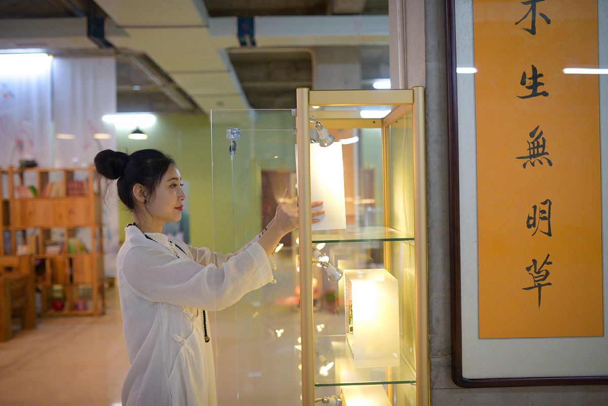 朋友奶奶去世如何称呼？