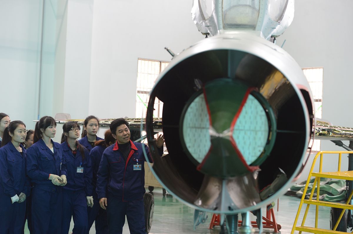 武汉汽修技工学校飞机维修专业：招生要求及优势